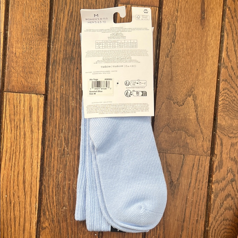 ALO Yoga Seashell Blue Unisex Scrunch Socks Size M NWT - Picture 4 of 4